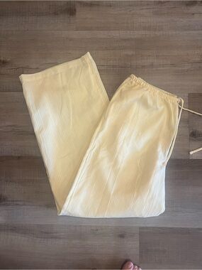No Boundaries linen pants